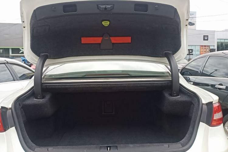 Used Geely Auto Emgrand GT 2015 1.8T Flagship Model Trunk