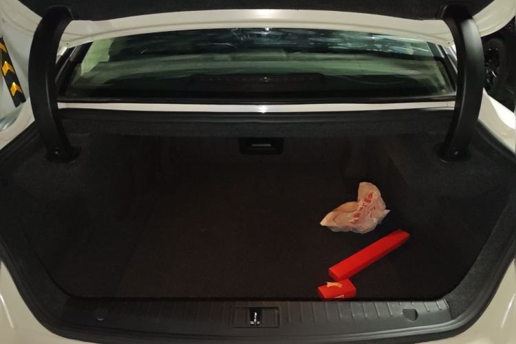 Used Geely Auto Emgrand GT 2015 2.4L Comfort Model Trunk