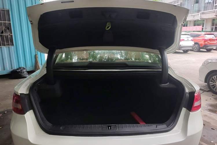 Used Geely Auto Emgrand GT 2015 1.8T Premium Model Trunk
