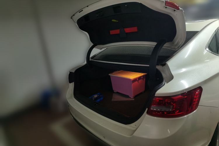 Used Geely Auto Emgrand GT 2015 1.8T Premium Model Trunk