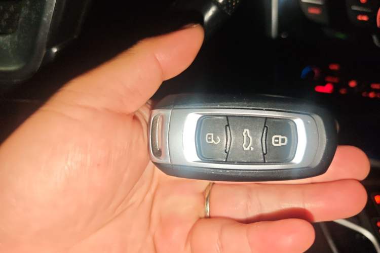 Used Geely Auto Emgrand GT 2015 1.8T Flagship Model Vehicle Key