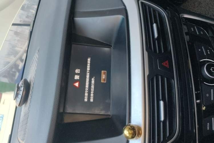 Used Geely Auto Emgrand GT 2015 1.8T Premium Model Audio And AC Panel