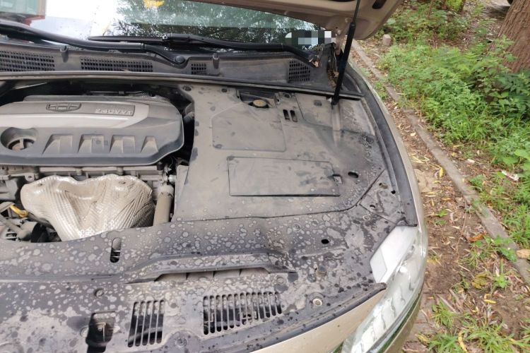 Used Geely Auto Emgrand GT 2015 2.4L Luxury Model Engine Bay Left
