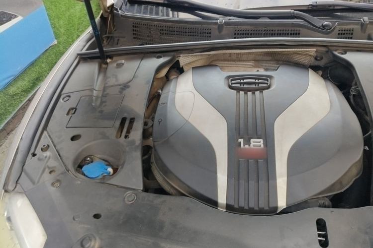 Used Geely Auto Emgrand GT 2015 1.8T Premium Model Engine Bay Right