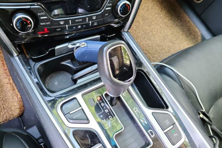 Used Geely Auto Emgrand GT 2015 1.8T Flagship Model Gear Lever
