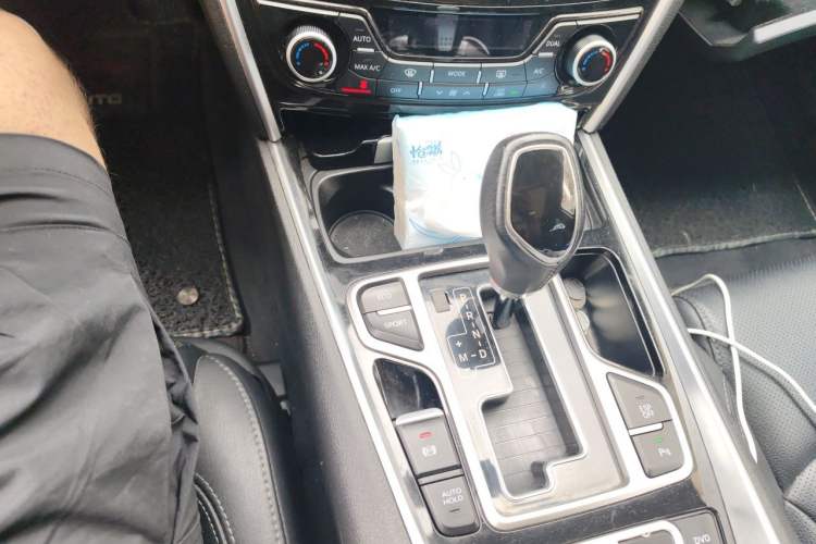 Used Geely Auto Emgrand GT 2015 2.4L Comfort Model Gear Lever