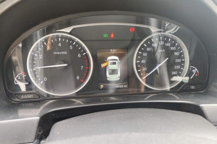 Used Geely Auto Emgrand GT 2015 2.4L Comfort Model Odometer Close Up