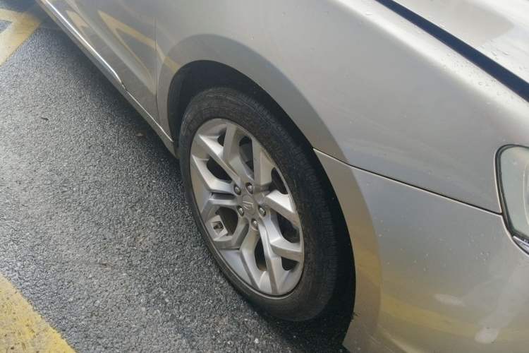 Used Geely Auto Emgrand GT 2015 1.8T Premium Model Right Front Wheel Hub