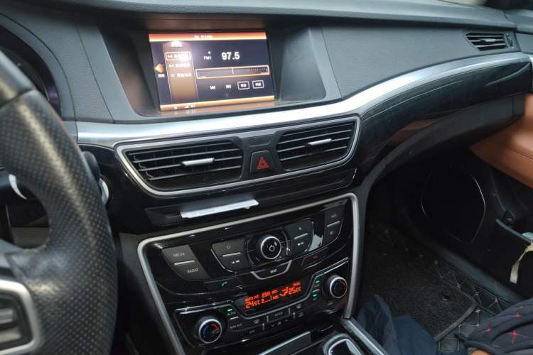 Used Geely Auto Emgrand GT 2016 2.4L Zunya Model Audio And AC Panel