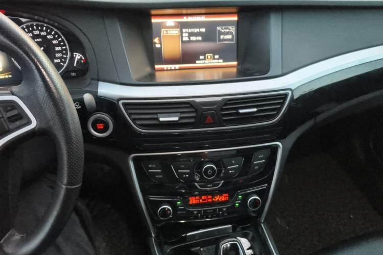 Used Geely Auto Emgrand GT 2016 1.8T Zunya Model Audio And AC Panel