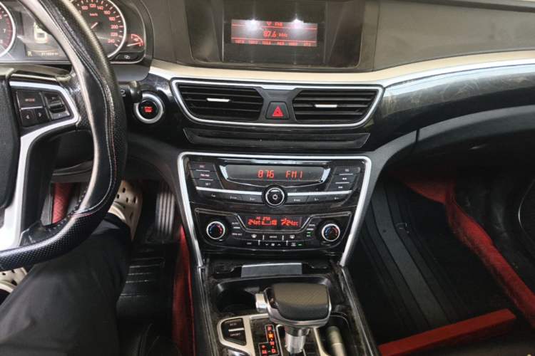 Used Geely Auto Emgrand GT 2016 1.8T Comfort Model Audio And AC Panel