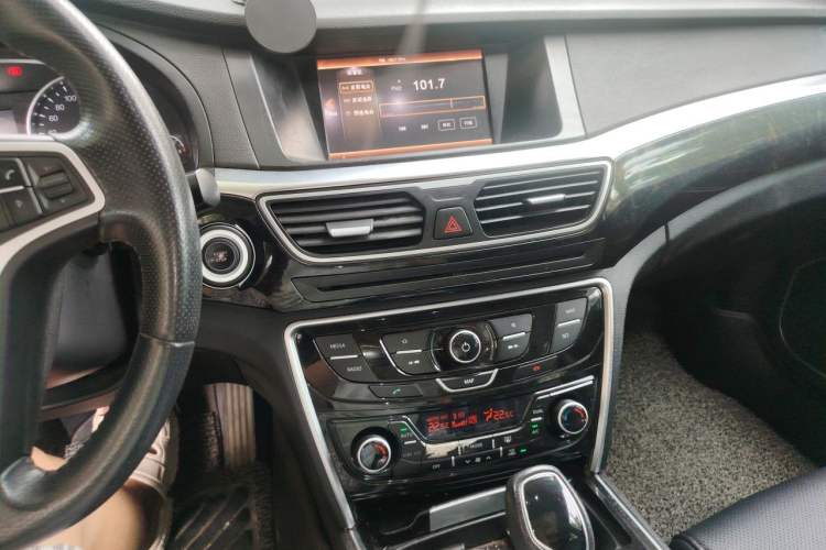 Used Geely Auto Emgrand GT 2016 2.4L Zunya Model Audio And AC Panel