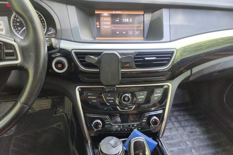 Used Geely Auto Emgrand GT 2016 2.4L Zunya Model Audio And AC Panel