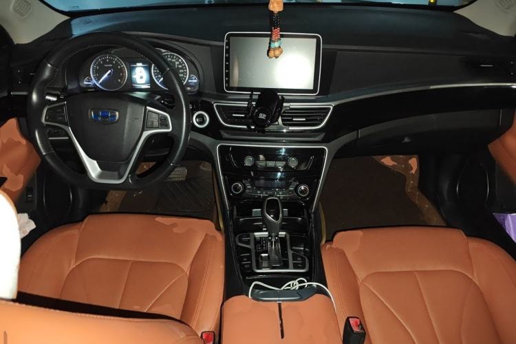 Used Geely Auto Emgrand GT 2016 1.8T Zunya Model Center Console