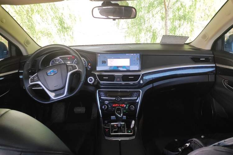 Used Geely Auto Emgrand GT 2016 2.4L Comfort Version Center Console