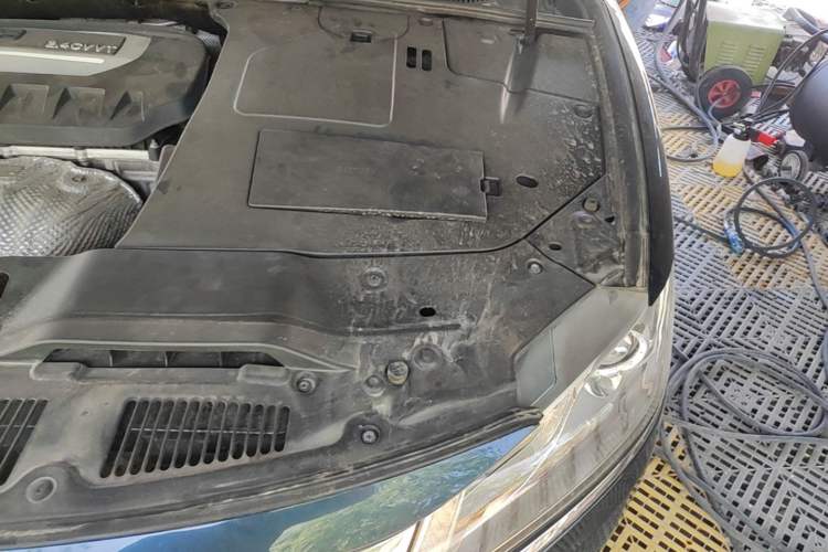 Used Geely Auto Emgrand GT 2016 2.4L Comfort Version Engine Bay Left