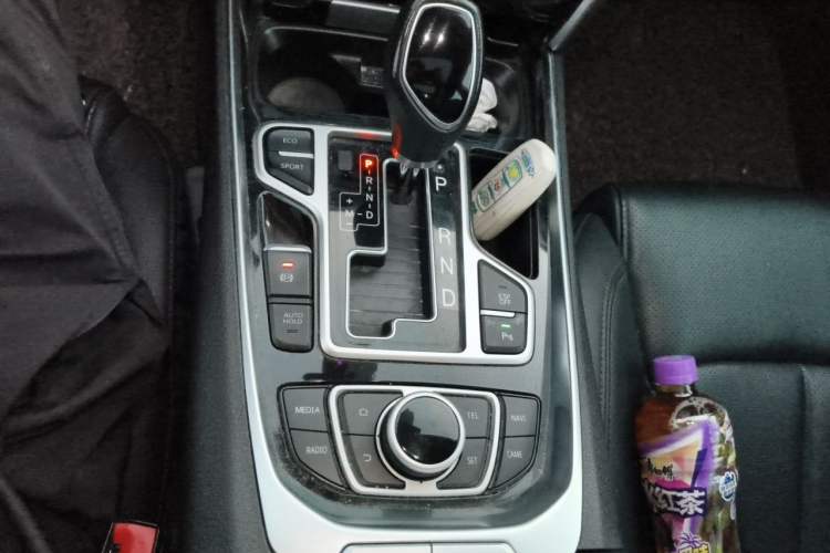 Used Geely Auto Emgrand GT 2016 1.8T Zunya Model Gear Lever