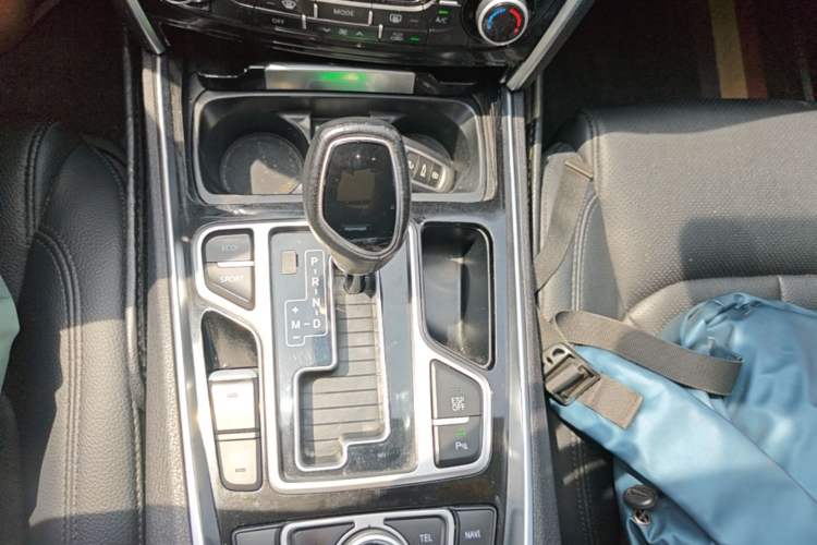 Used Geely Auto Emgrand GT 2016 1.8T Zunya Model Gear Lever