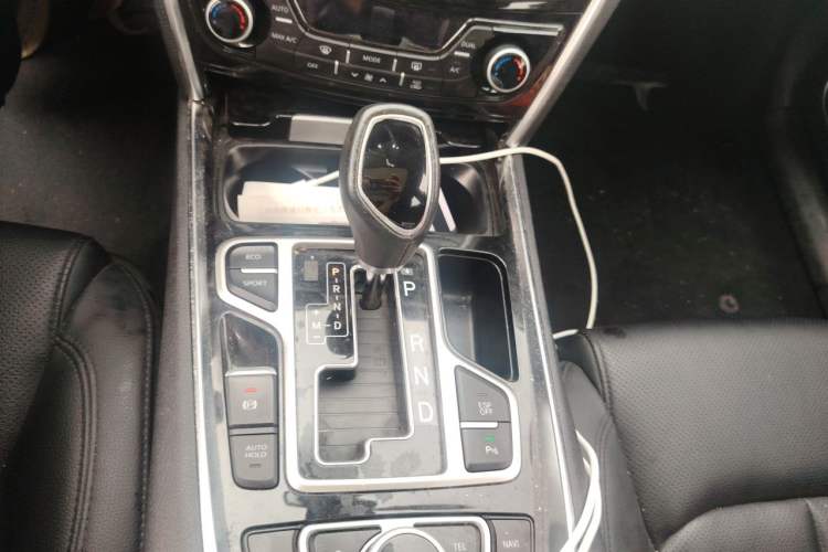 Used Geely Auto Emgrand GT 2016 2.4L Zunya Model Gear Lever