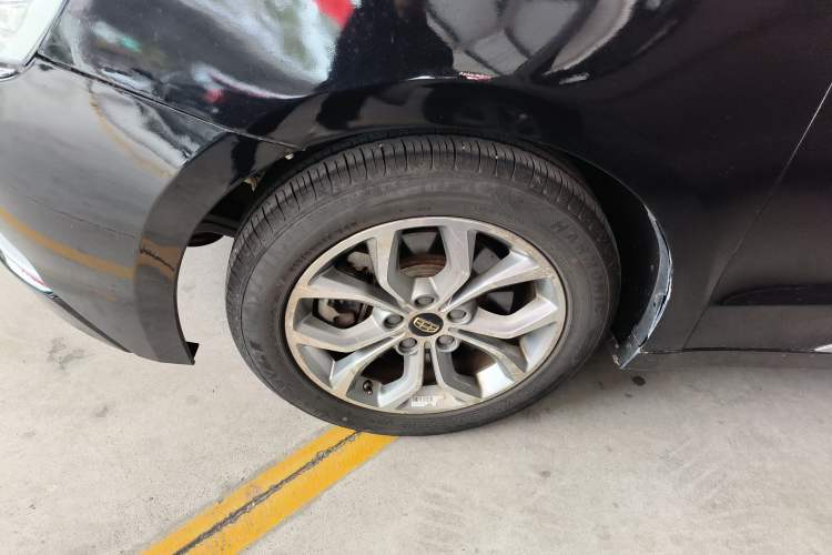 Used Geely Auto Emgrand GT 2016 2.4L Comfort Version Left Front Wheel Hub
