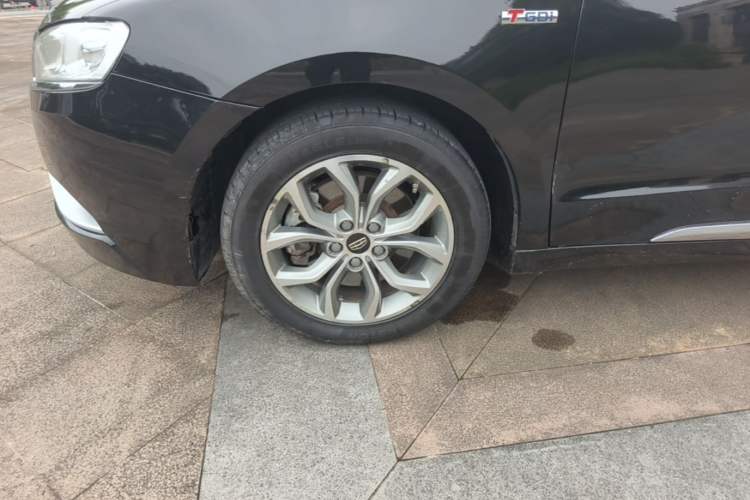 Used Geely Auto Emgrand GT 2016 1.8T Zunya Model Left Front Wheel Hub