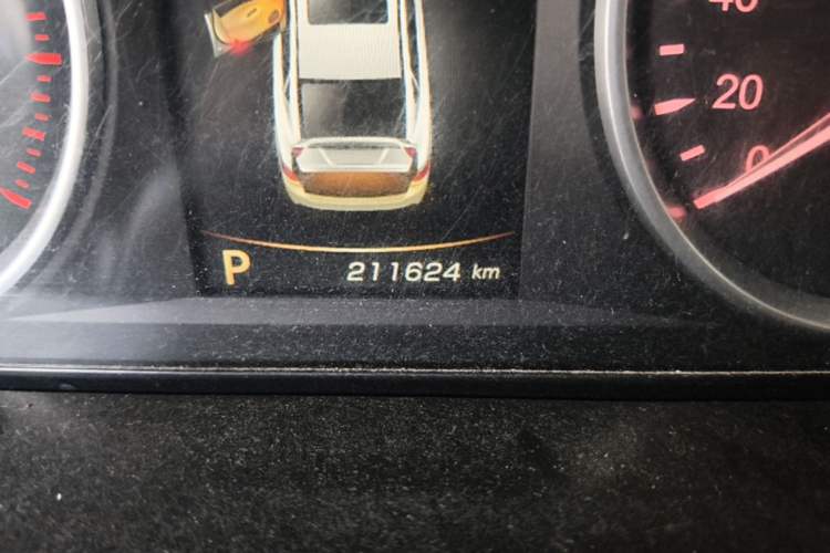Used Geely Auto Emgrand GT 2016 1.8T Comfort Model Odometer Close Up