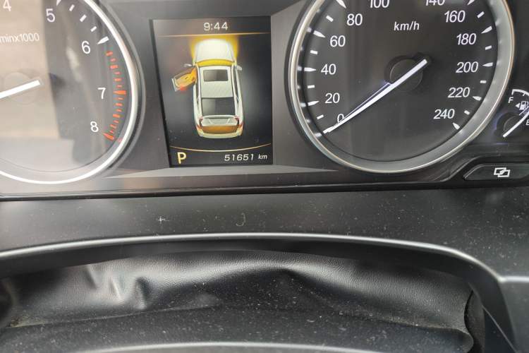 Used Geely Auto Emgrand GT 2016 1.8T Zunya Model Odometer Close Up