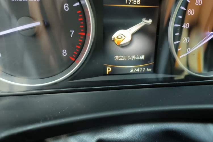 Used Geely Auto Emgrand GT 2016 2.4L Zunya Model Odometer Close Up