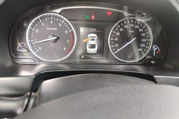 Used Geely Auto Emgrand GT 2016 2.4L Zunya Model Odometer Close Up
