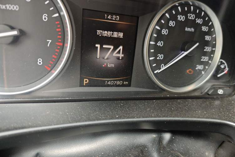 Used Geely Auto Emgrand GT 2016 2.4L Zunya Model Odometer Close Up