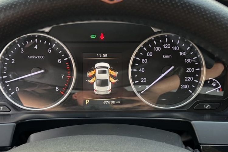 Used Geely Auto Emgrand GT 2016 1.8T Zunya Model Odometer Close Up