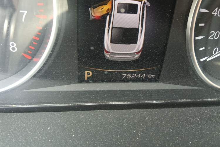 Used Geely Auto Emgrand GT 2016 2.4L Zunya Model Odometer Close Up