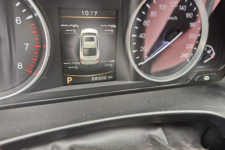 Used Geely Auto Emgrand GT 2016 1.8T Zunya Model Odometer Close Up