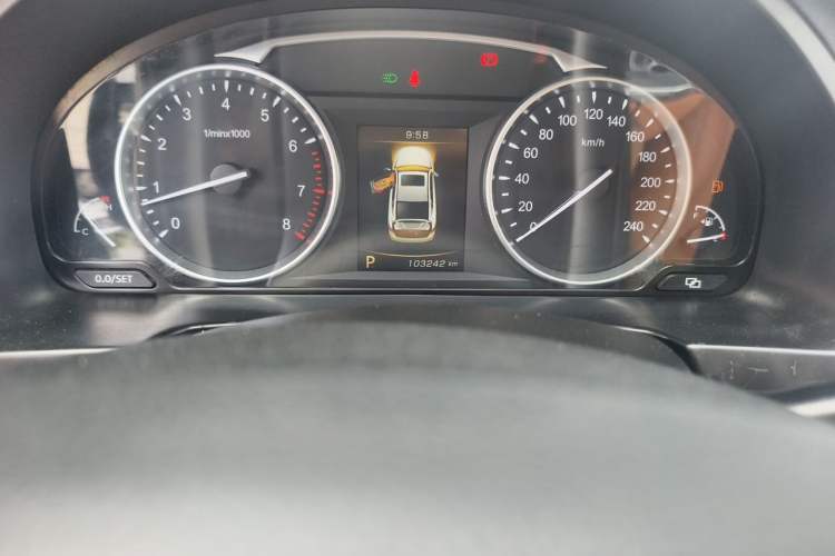 Used Geely Auto Emgrand GT 2016 1.8T Zunya Model Odometer Close Up