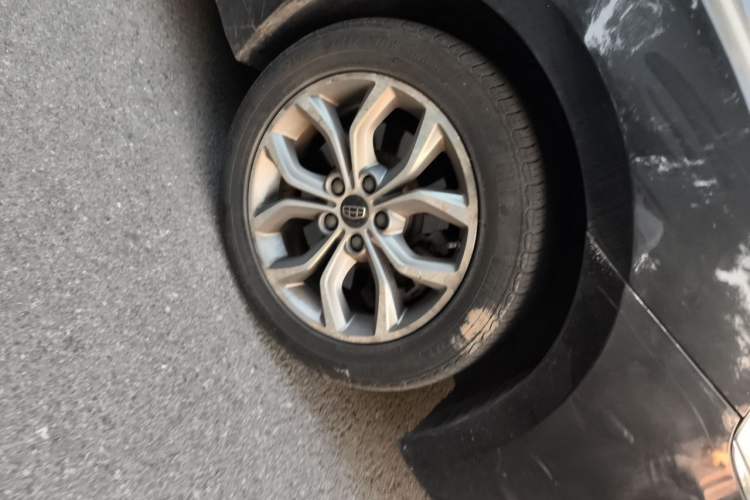 Used Geely Auto Emgrand GT 2016 2.4L Comfort Version Right Front Wheel Hub