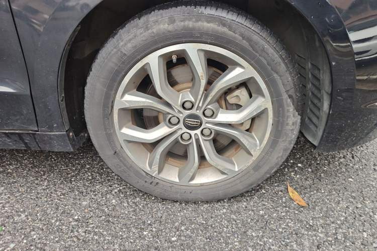 Used Geely Auto Emgrand GT 2016 1.8T Zunya Model Right Front Wheel Hub