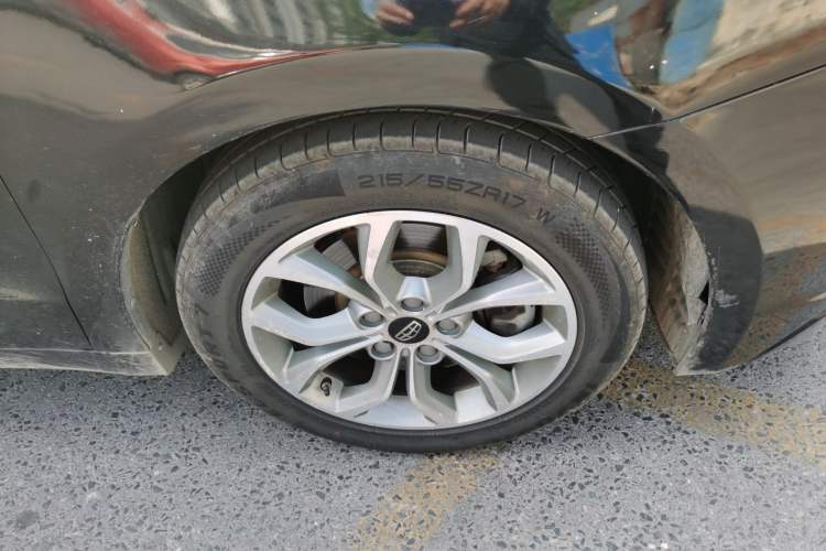 Used Geely Auto Emgrand GT 2016 2.4L Comfort Version Right Front Wheel Hub