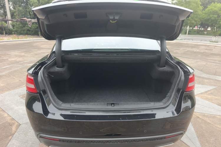 Used Geely Auto Emgrand GT 2016 1.8T Zunya Model Trunk