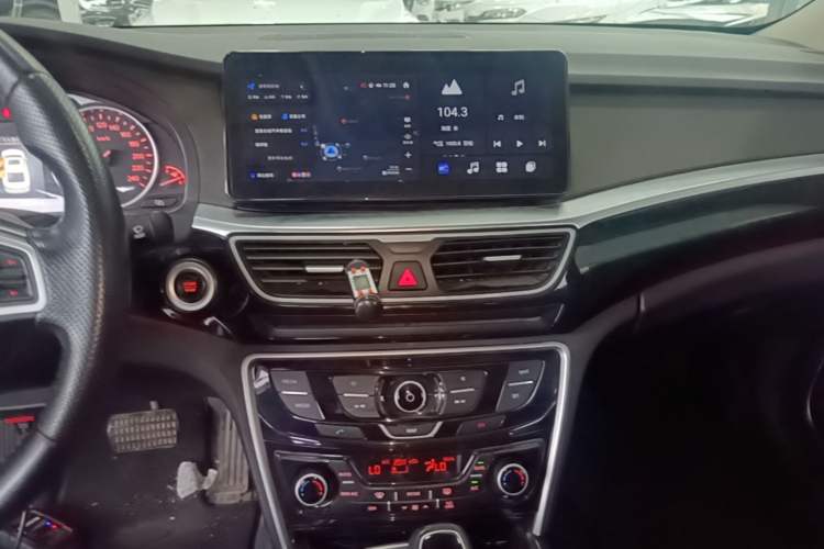 Used Geely Auto Emgrand GT 2016 2.4L Zunya Model Audio And AC Panel