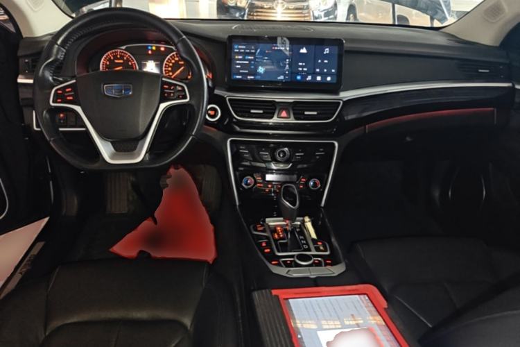 Used Geely Auto Emgrand GT 2016 2.4L Zunya Model Center Console