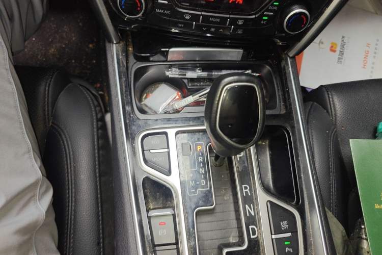 Used Geely Auto Emgrand GT 2016 2.4L Comfort Version Gear Lever