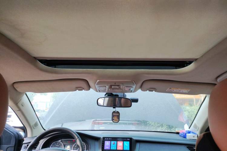 Used Geely Auto Emgrand GT 2016 1.8T Comfort Model Headliner