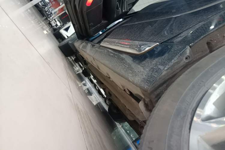 Used Geely Auto Emgrand GT 2016 2.4L Zunya Model Left Side Sill