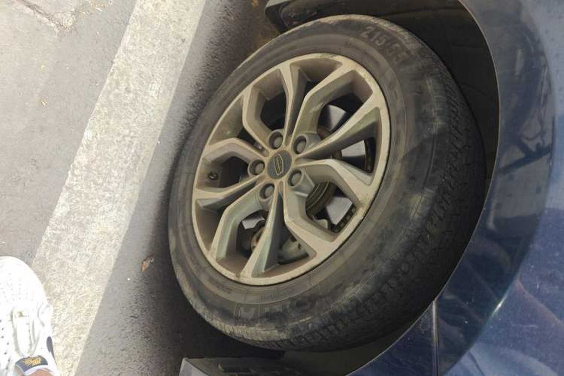 Used Geely Auto Emgrand GT 2016 2.4L Comfort Version Right Front Wheel Hub