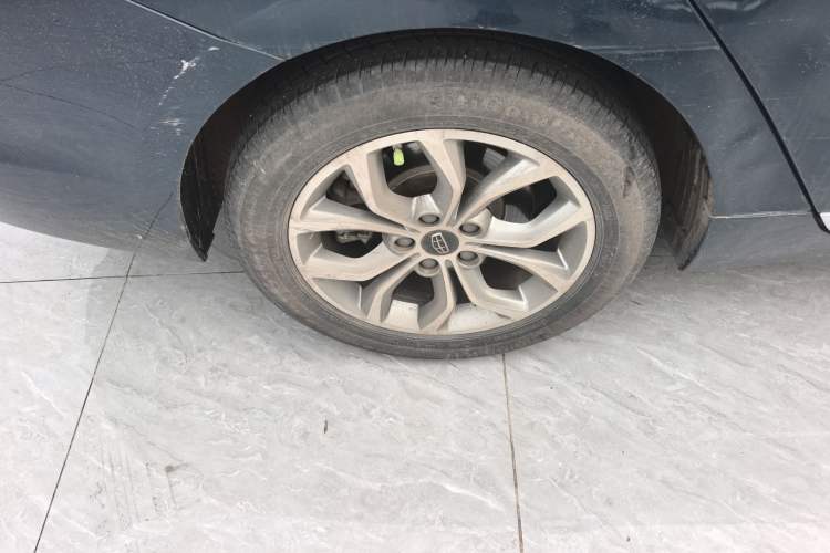 Used Geely Auto Emgrand GT 2016 1.8T Comfort Model Right Rear Wheel Hub