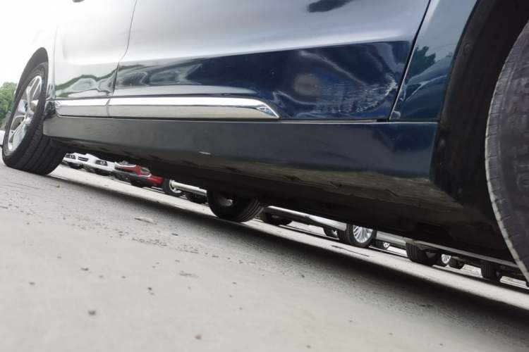 Used Geely Auto Emgrand GT 2016 2.4L Zunya Model Right Side Sill