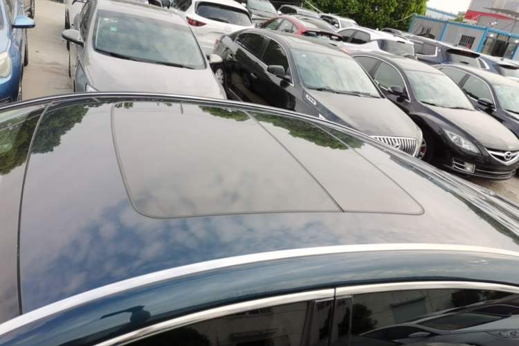 Used Geely Auto Emgrand GT 2016 2.4L Zunya Model Roof