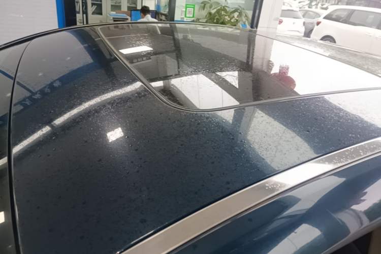 Used Geely Auto Emgrand GT 2016 2.4L Zunya Model Roof