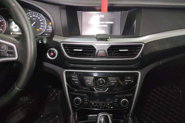 Used Geely Auto Emgrand GT 2016 1.8T Zunya Model Audio And AC Panel