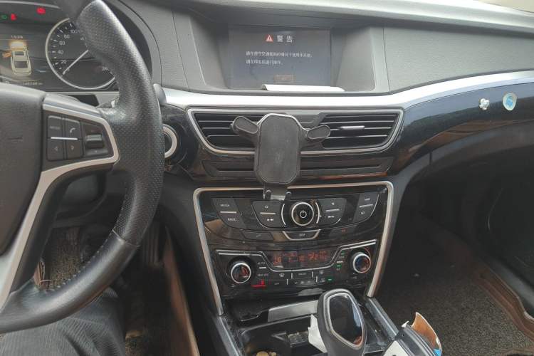 Used Geely Auto Emgrand GT 2016 1.8T Zunya Model Audio And AC Panel